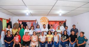 La Gobernadora del Distrito 4195 de Rotary International, Fabiola Zavala visita al Club Rotario Acayucan