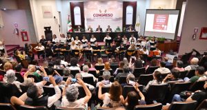 Recibe el Congreso a personas adultas mayores en conversatorio