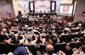 Recibe el Congreso a personas adultas mayores en conversatorio
