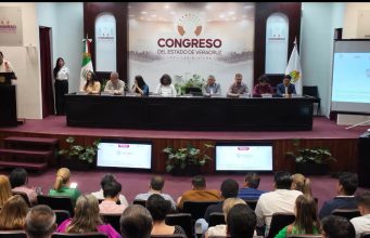 Cincuenta y dos municipios reciben capacitación en el Congreso del Estado